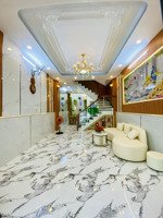 nhà đẹp hẻm đẹp dt đẹp 60m2 gần chợ phú xuân giáp quận 7 giá đẹp 5 tỷ 8