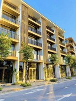 chỉ với 4 tỷ nhận ngay biệt thự liền kề 5 tầng mặt biển, sẵn sàng bàn giao, sở hữu vĩnh viễn.