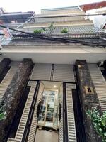 BÁN NHÀ ĐƯỜNG TRỊNH ĐÌNH CỬU. NGÕ THÔNG. 100M2 - 4 TẦNG. MT 6M.