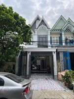 vội ! bán nhà 43m2 xây 2 tầng đường phạm văn đồng,bình thạnh giá 3tỷ150. gần emart. hẻm 4m.sổ riêng