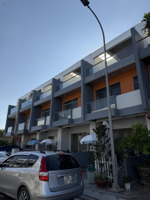 bán nhà gần hồ bơi mỹ gia gói 8