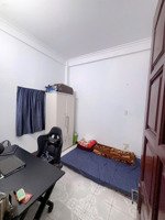 mặt phố vip, 32m2, 3 ngủ, ô tô dừng đỗ, kinh doanh tốt, nhà đẹp, sổ nở hậu, giá cực tốt