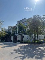 bán biệt thự 200m2 tại khu đô thị mỹ đình ii, giá cực chất 62 tỷ đầy đủ nội thất gỗ xịn sẵn ở