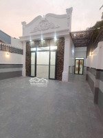 bán nhà c4 mới ở liền - ngay nguyễn thị thử hóc môn- ngang lớn 6,8x20m - hxh -sổ riêng - nhỉnh 6 tỷ