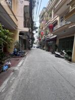 BÁN NHÀ NGÕ 1142 ĐÊ LA THÀNH BA ĐÌNH - NGÕ PHÂN LÔ Ô TÔ Ô TÔ TRÁNH KINH DOANH: 63M2 - 26.95 TỶ