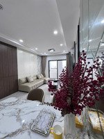 căn hộ 2 ngủ full đồ trung tâm thành phố