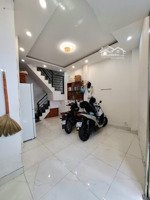 hiếm dưới 4 tỷ! nhà cmt8 q10, 3 tầng 2pn 3wc sân thượng, mới đẹp rộng rãi, vào ở ngay, sổ hồng