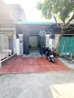 bán nhà đường bê tông 7 m có vỉa hè gần trung tâm y tế dĩ an ,hẻm bùi thị cội