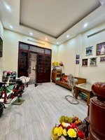 siêu phẩm cự lộc, ngõ thông tứ tung, 30m ra phố, nhà đẹp dân xây ở, bay gấp luôn