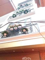 trung tâm quận hai bà trưng - nhà mới đẹp - 6 phòng ngủ đang cho thuê vài bước ra ô tô