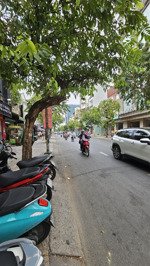 tòa nhà 2 mt 7 tầng đường 20m - kinh doanh karaoke - doanh thu vài tỷ/tháng - vỉa hè 5m - h.công