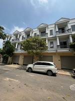 bán gấp nhà 1 trệt 2 lầu ngay chợ tân hiệp tân uyên bình dương ( tphcm) mới