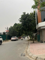 bán lô đất 31m2 3 mặt đường ô tô phố đức giang mới quy hoạch ổn định