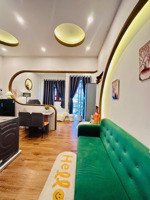 căn hộ ban công nhà mới xây siêu đẹp tại thích quảng đức nội thất cao cấp dễ qua quận 1