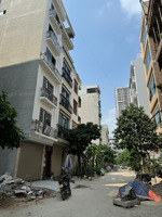 cho thuê nhà tại khu dịch vụ vạn phúc, hà đông.
nhà 6,5 tầng mới xây, thang máy