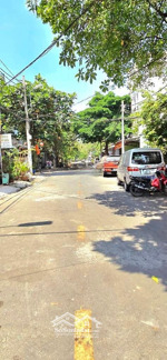 bán nhà cạnh eon tân phú 60 m 3 tầng hẻm 4 m oto 5 tỷ