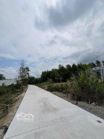 1000 m2 có sẵn 150 m2 thổ - chỉ 690 triệu - gần ngay hương lộ 62