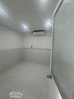 nhà mới 2 tầng gần biển nguyễn tất thành chợ hải sản yên khê 2 chủ nhà cần bán gấp đi mỹ