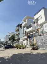 thủa đất 4.4m x 23m, cn 96m2, sổ vuông a4, hẻm oto- khu nhà cao tầng- biệt thự