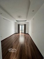 nhỉnh 7t - thạch bàn - nhà mới cứng - ô tô đỗ cổng - 30m2 5 tầng 3 ngủ - 1 căn trong tầm giá.