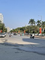 - cần nhượng mảnh đất lô góc mặt phố miếu đầm 62m mặt tiền 7,2m sổ đỏ chính chủ giá 33 ty