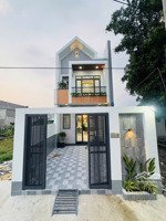 bán nhà mới xây gần chợ mỹ hạnh, cách giồng lớn vào 200m, nhà 3pn dân cư đông