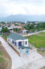 chính chủ bán nhà mới xây lô góc trung tâm xã vạn ninh, xây đẹp hướng biển rất rộng dãi chắc chắn