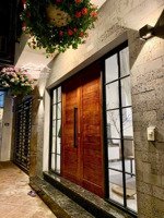 1 căn duy nhất tại bồ đề nhỉnh 8 tỷ-dân xây-full nội thất-200m ra cầu chương dương-ô tô gần