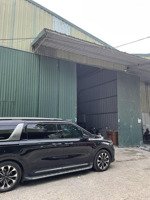 cho thuê kho đường hữu hưng, nam từ liêm. dt 450m, cao 6m, có điện 3fa, xe công đỗ cửa. giá 25tr/th