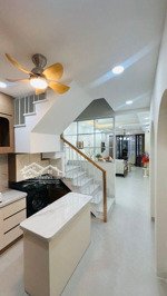 chính chủ gửi bán. nhà hẻm 56 tô hiến thành. p15.q10. giá 7.7 tỷ