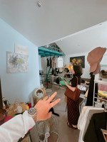 nhà kiến trúc độc đáo, góc 2 mặt hẻm q10, 4 studio thu nhập 27tr/th, giá 6.8 tỷ tl. lh 