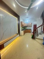 nhà ngọc thuỵ dân xây 5 tầng ở ngay giá đẹp 7.5tỷ gần oto an sinh tốt