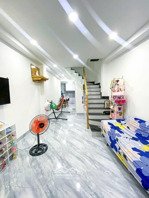 bán nhà tâm huyết chính chủ sát bờ kè trường sa, 2pn 2wc full nội thất 2 phút sang quận 1