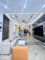 gần nhà thiếu nhi thcs phan tây hồ 56m 4 tầng hxh dt: 4.3 x 13m (56m) 4p