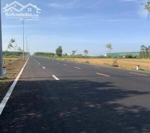 Đất mặt tiền đường nhựa kinh doanh buôn bán thuận lợi