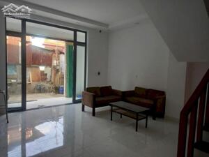 Cho thuê nhà 1 trệt 1 lầu, 65m2 2PN giá chỉ 7tr/tháng, cọc 1 tháng, Lh: 0388668882 gặp Tâm ( zalo )
