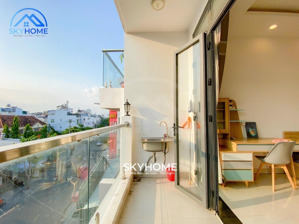 studio ban công lớn full nội thất quận 7