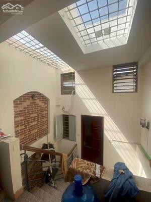 Bạn có thể sử dụng các từ ngữ mang tính gợi mở, kích thích sự tò mò của khách hàng như: &quot;bán gấp&quot;, &quot;chính
