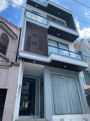 chú bình cần bán nhà trong cư xá nguyễn trung trực, quận 10. giá bán 4 tỷ 860/ 5,3x15m (79,5m2).shr