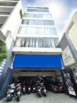 tòa nhà cho thuê sàn văn phòng 40-60-105m2 tại phú nhuận