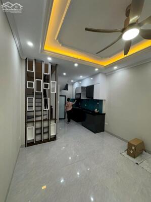 Cho thuê nhà ngõ 281 Trương Định, 35m2, 5 tầng, 15 Triệu - cho ở nhóm tối đa 6 người