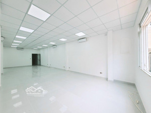 cho thuê sàn văn phòng 60m2 có thang máy sáng sủa quận 10