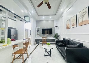 nhà riêng nội thất hiện đại ngay trung tâm nhà hát lớn