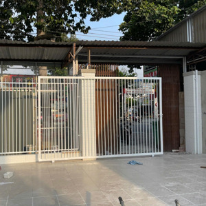 cho thuê 9m ngang mặt tiền lê hồng phong, phú hòa, thủ dầu một, 12 triệu, 100m2, phù hợp bán cà phê