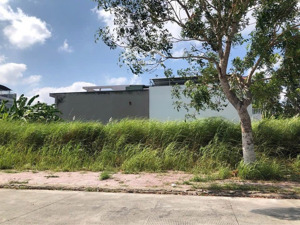 chủ đất ngộp vốn bán đất mtđ thoại ngọc hầu, p. mỹ long, long xuyên, an giang. 120m2, shr