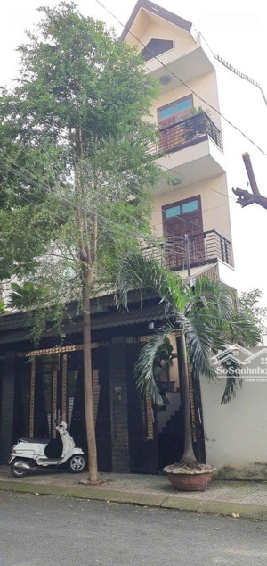 biệt thự nguyễn văn quá kề cty may viettien dt 8x17 hầm trệt 2 lầu đường 10m khu vip sát kdc as