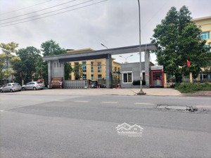 cần bán gấp trong tháng 12 lô đất 2 mặt tiền cực đẹp.