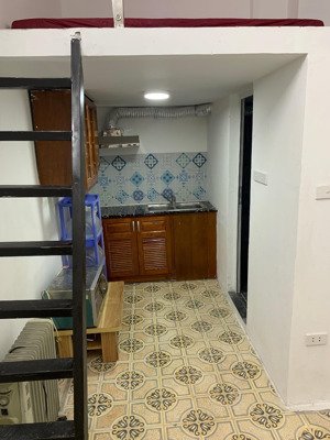 cho thuê phòng đủ đồ tầng 2 tại 56 cầu gỗ, sát hồ gươm, phố đi bộ hoàn kiếm, giá chỉ 4tr/th