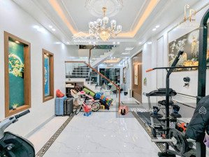 bán nhà ngô gia tự ngay đầu lạch tray ngõ trải nhựa oto đỗ cửa