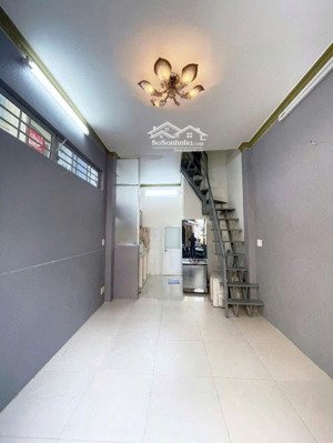 cho thuê nhà 1 trệt 1 lầu căn góc 2 mặt tiền quận 4